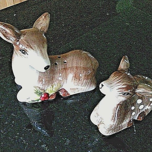 Salt & Pepper Shaker Set Cracker Barrel Ceramic Deer Susan Winget Christmas Gift - Picture 12 of 16